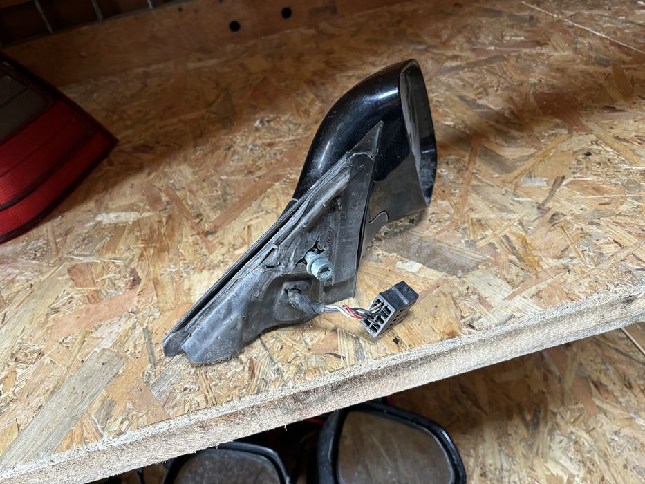 Дясно ел. огледало за Ауди А4 Б5 98 - 2002 г.