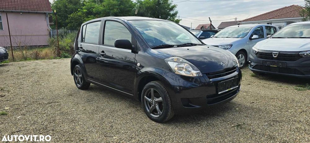 RATE&CASH Daihatsu Sirion 4x4 an 2009 benzina aer conditionat