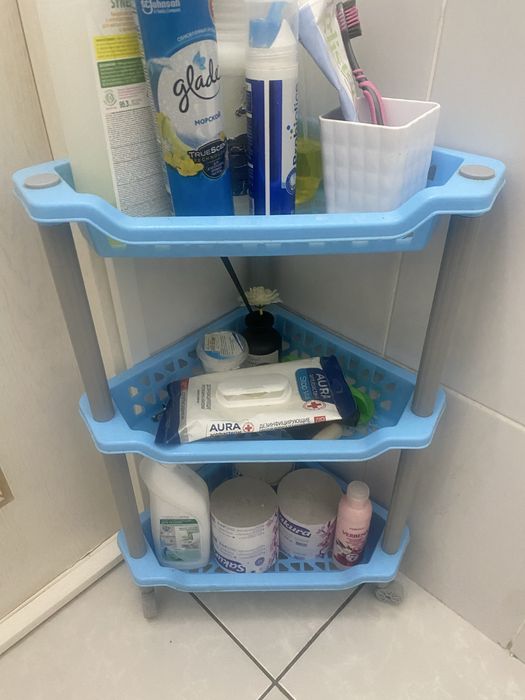 Продам полочку 3 ярусную можно поставить в туалете