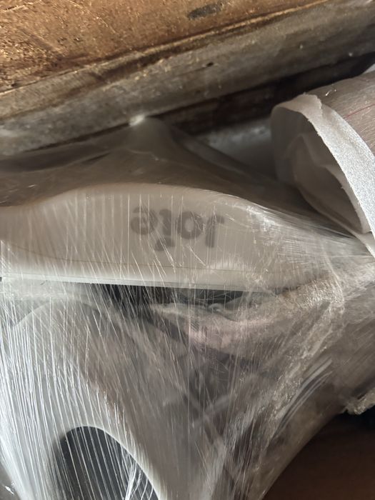 Продам детскии стул joie .