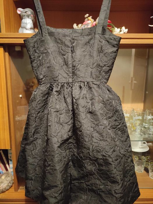 Черна мини рокля