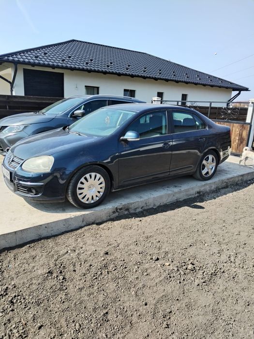 Vând Volkswagen Jetta