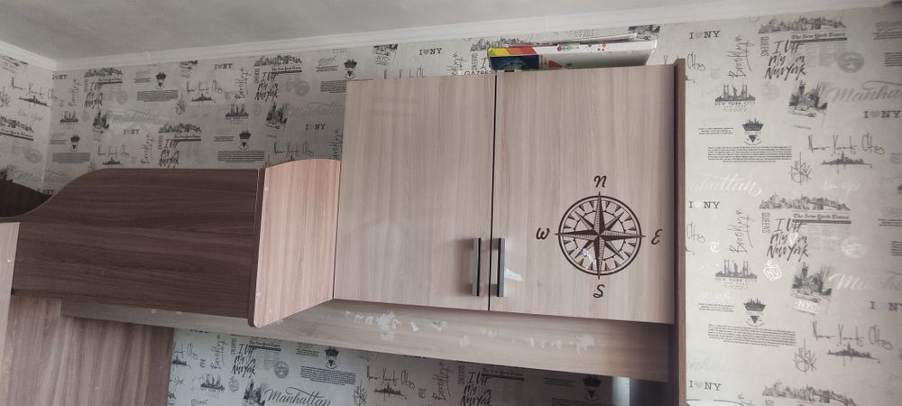 Двухъярусная кровать