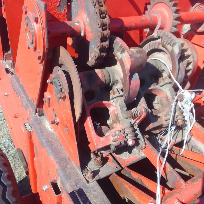 Прес тюковой продам