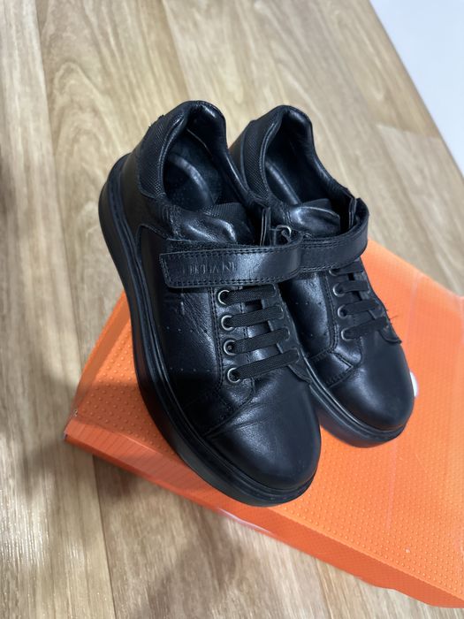 Туфли школьные, 34 и 33 размер