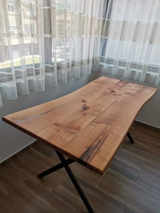 Масивни и епоксидни плотове и маси