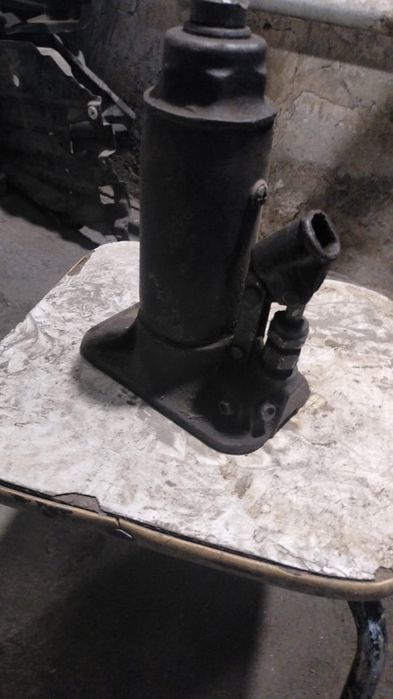 Домкраты на выбор