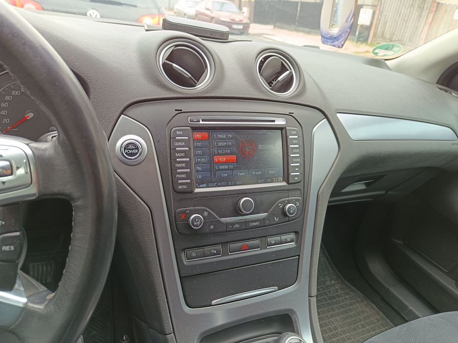 Vând Ford Mondeo