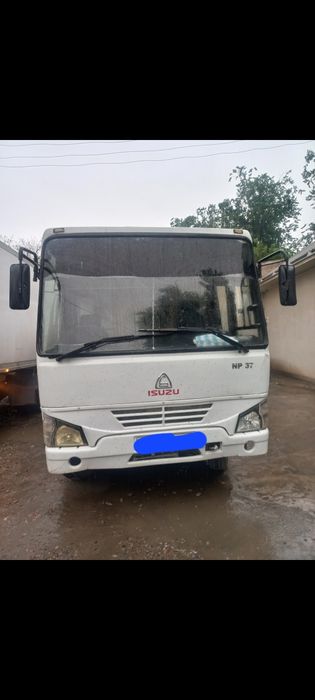 Isuzu 2009 holati yaxshi