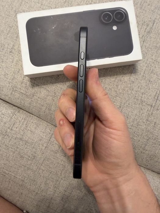 iphone 16 black 128gb baterie 100%, ca NOU