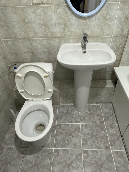 Продается унитаз и раковина