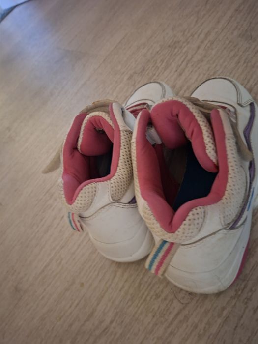 Почти не използвани ,маркови детски обувки