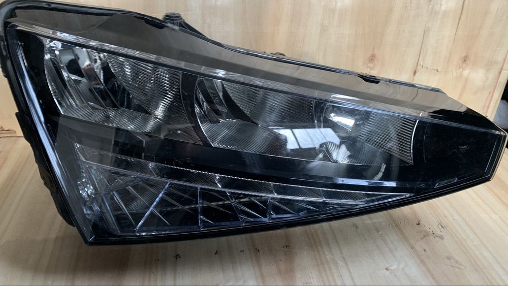 Фар за  Skoda Scala