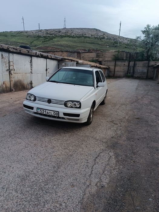 Продам гольф 3 1.8 объем 1992 года