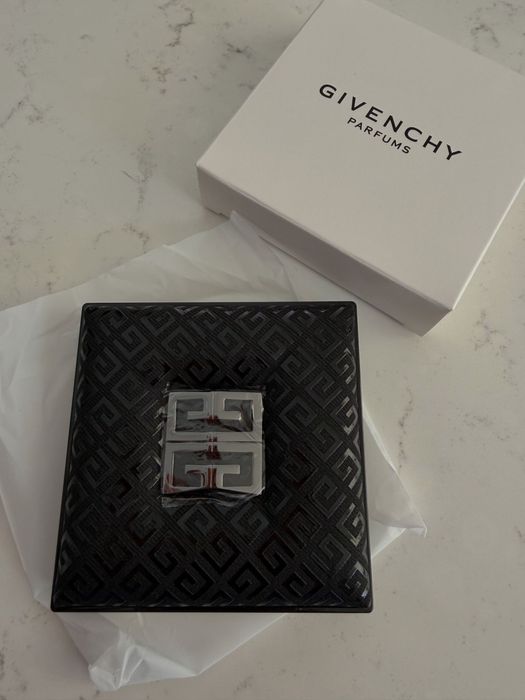 Огледало Givenchy Parfums