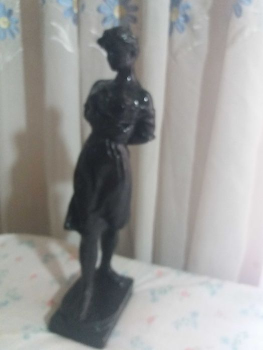Чугунная статуэтка