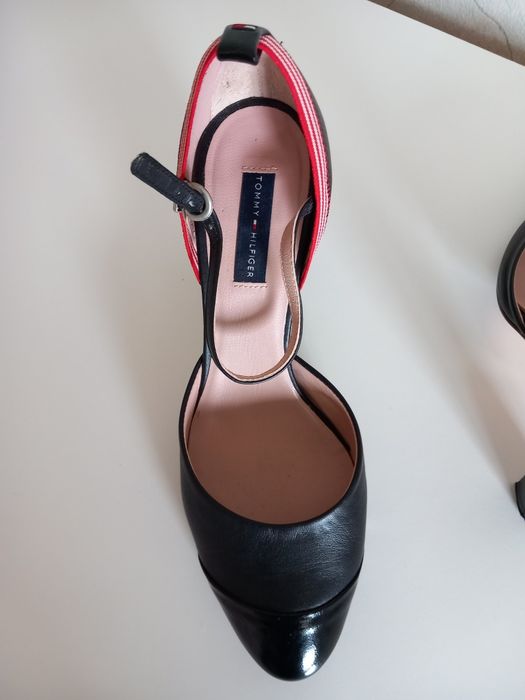 Кожени обувки с ток Tommy Hilfiger