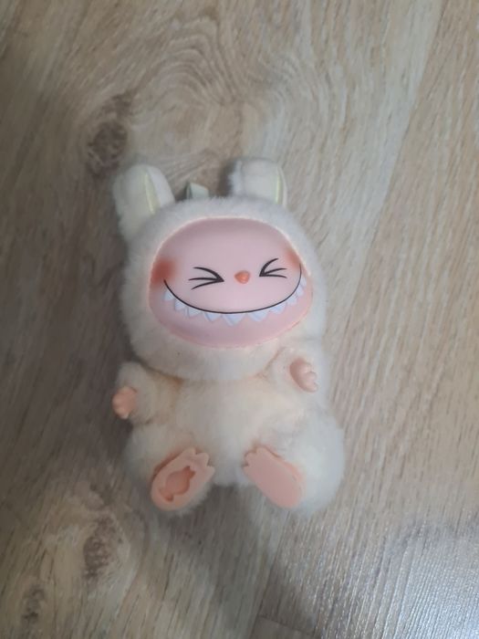 Прадаю лабубу игрушку