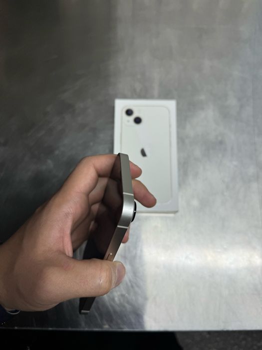 iPhone 13 128gb.