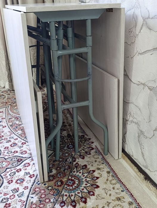 Продам стол книжка