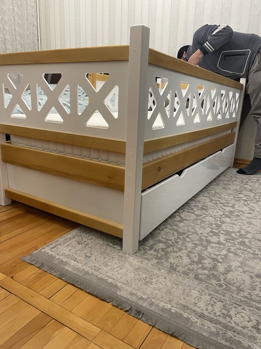 Кровать детский наличе ест