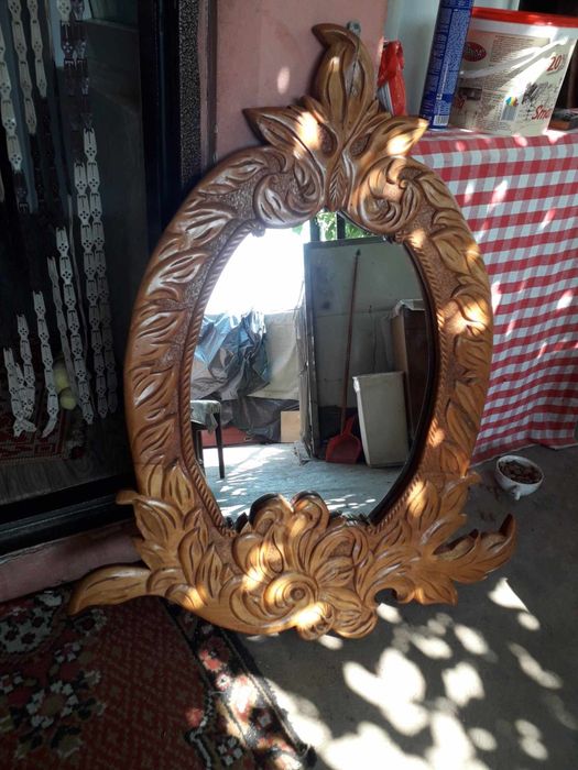Vînd Oglindă sculptată de lemn masiv, 100/80