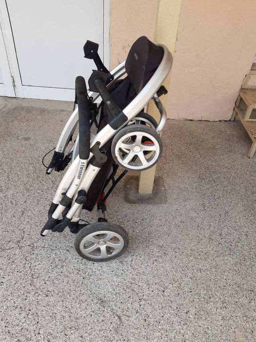 Детска количка за близнаци