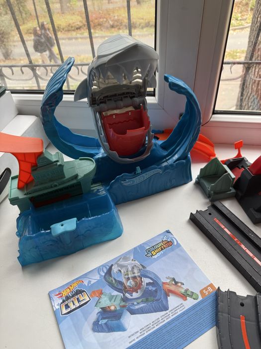 2 трека hot Wheels +доп детали б/у