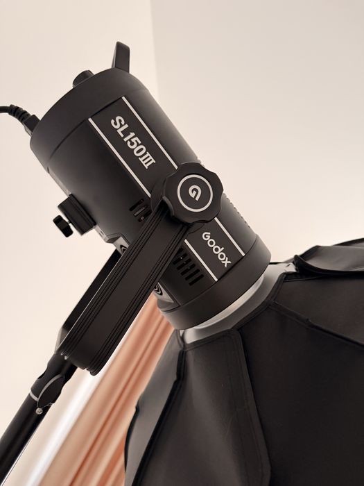 Set iluminare foto/video Godox SL150III + Softbox Octa + Stativ – NOU GARANTIE
