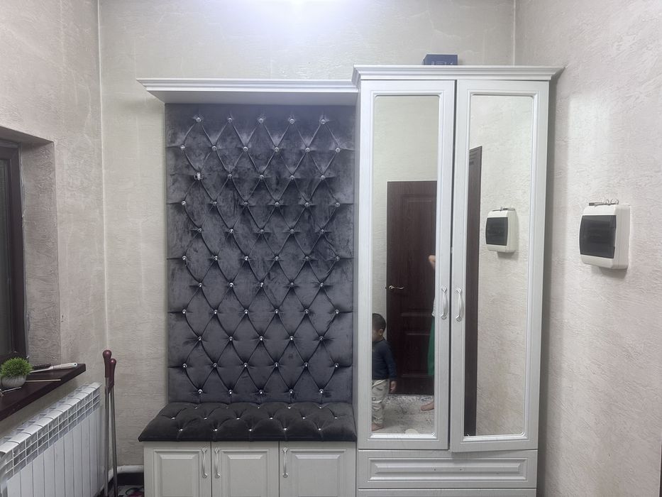 Продам прихожую шкаф