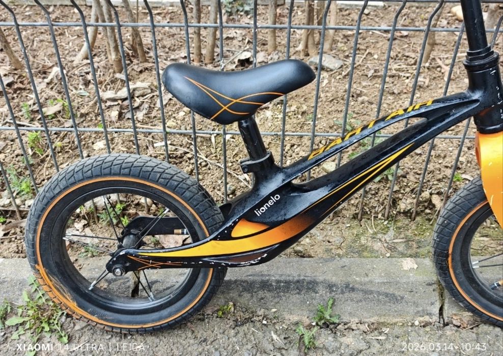 Bicicletă fără pedale Lionelo Bart Air 12” – roți gonflabile, copii 2–5 ani, cadru magneziu