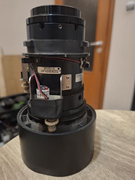 Професионален вариообектив Panasonic ET-DLE100 (1.3-1.8:1) за DLP прое