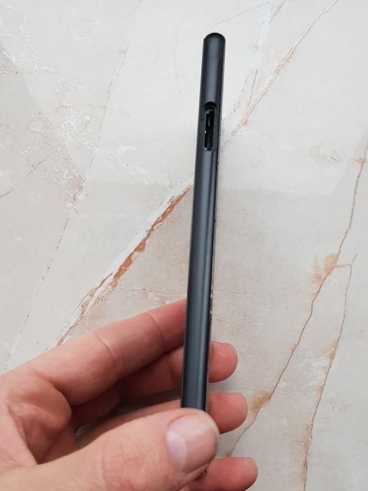 Sony Xperia 10 II Capac baterie si rama cu display spart