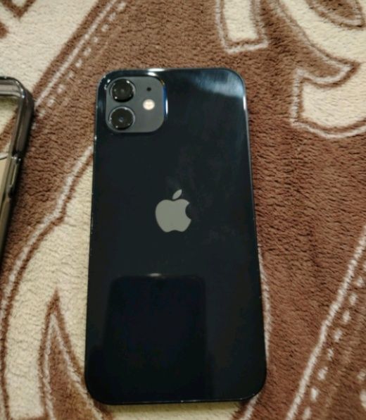 IPhone 12 на 128 гб в хорошем состоянии б/у