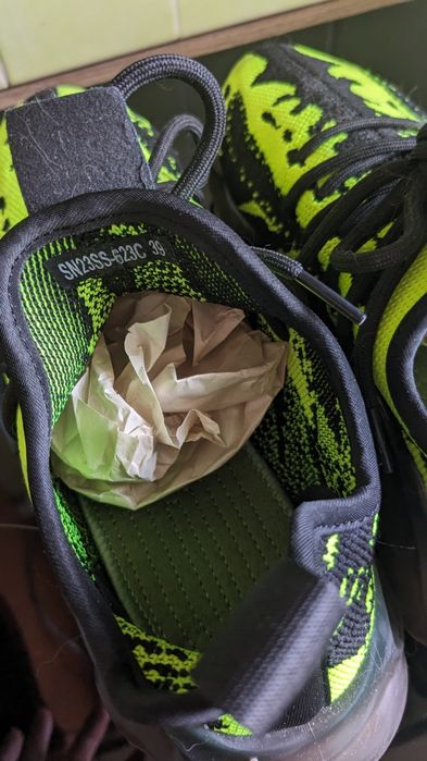 Кроссовки тяги-изи 39рр