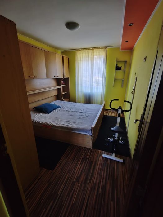 Închiriez  apartament