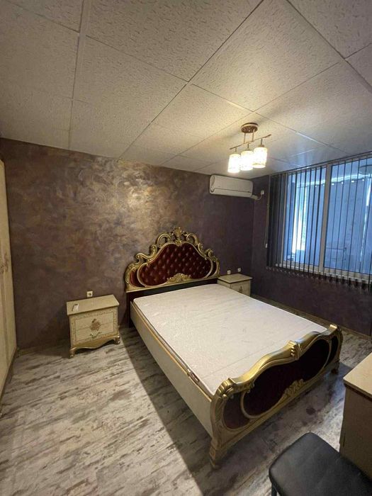 Дава се под наем Тристаен апартамент в Бургас, Братя Миладинови - 100 кв.м за 816 € - Снимка #1