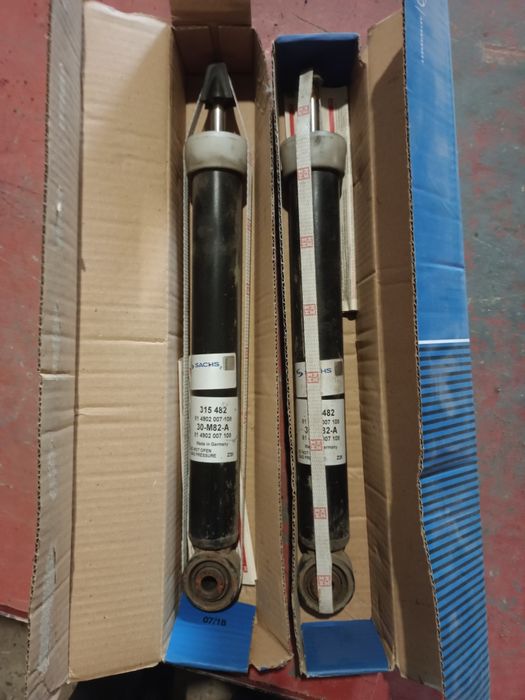 Продам б/у амортизаторы