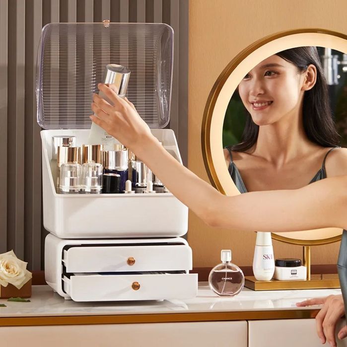 Косметический органайзер с тремя уровнями хранения