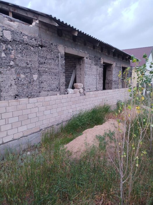 Продам дом недостроенный