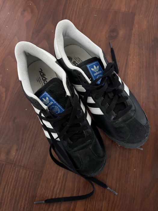 Adidasi adidas marimea 41,5