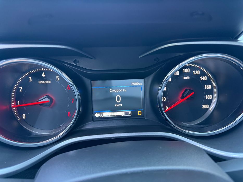 Chevrolet Tracker Red Line 2026.