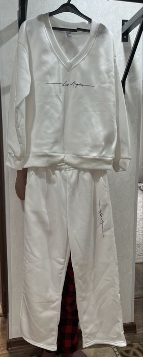 Продам костюм