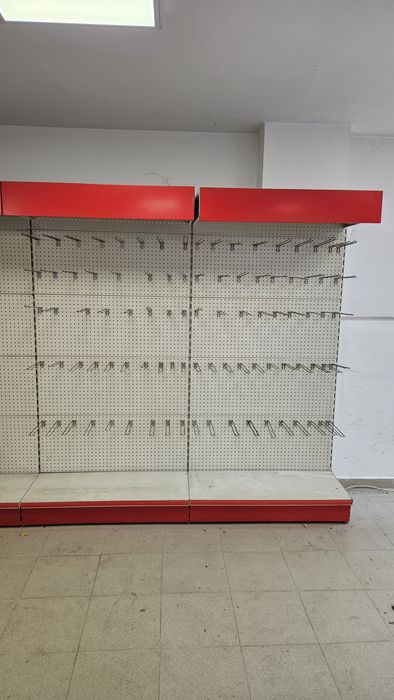 Стелажи с перфориран гръб 1м Х 2м Х 60см