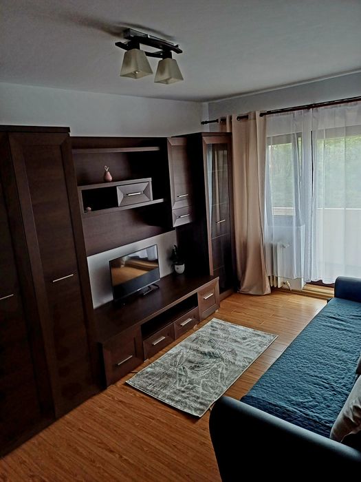 Inchiriez apartament 2 camere, decomandat, Etaj 2, Marinex