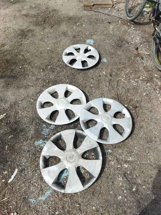 Калпаки разные. Комплектов нет