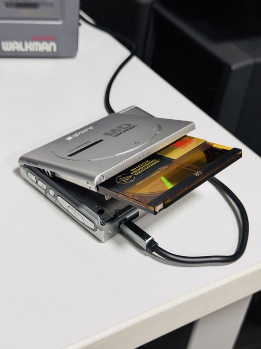 Sony MZ-E25 MD Walkman MiniDisc Player Portabil Digital Hi-Fi, ATRAC, Mega Bass, AVLS, Shock Absorbing Mechanism, Vintage Retro Audio