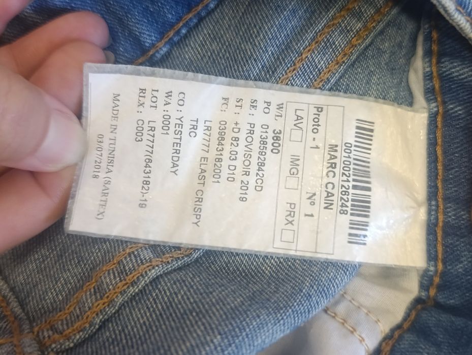 Продаю новые джинсы