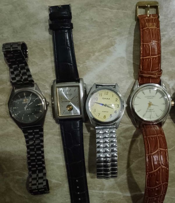 Продаю мужские часы на батарейке