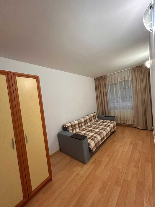 Închiriez apartament